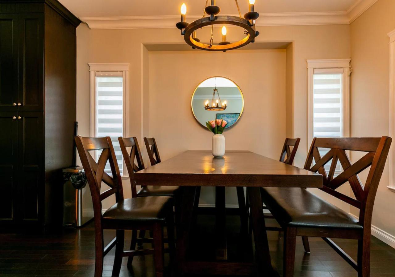 Bellamy Manor Large Home With 5Beds! In Langford Victoria Buitenkant foto