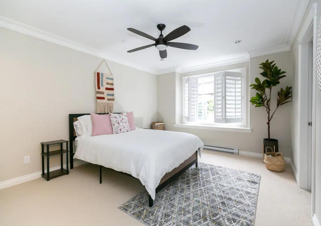 Bellamy Manor Large Home With 5Beds! In Langford Victoria Buitenkant foto